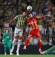 Fenerbahçe savunma hattı, Yukatel Kayserispor karşısında iyi not aldı. Sarı-lacivertli defans oyuncuları Gustavo, Szalai ve Peres, Kayseri karşısında girdikleri 28 ikili mücadelenin 25’ini kazandı